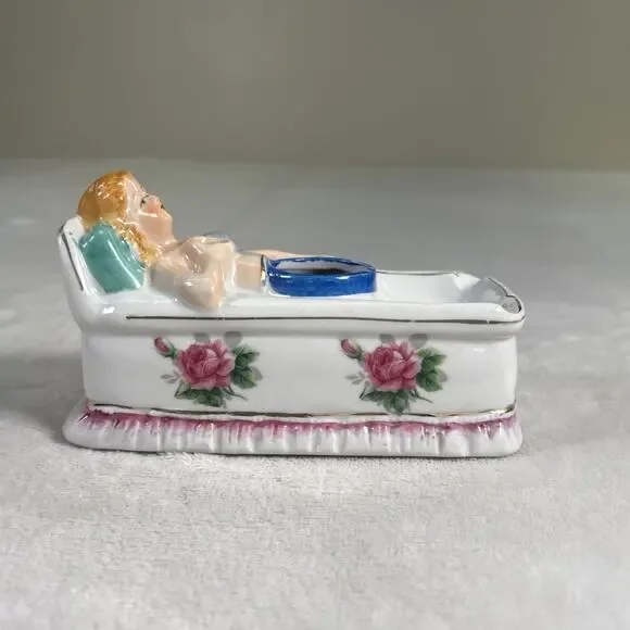 Naughty Nodder Novelty Smoking Ashtray Lady in Bed Missing Legs & Fan BnftsChrty - Picture 5 of 12